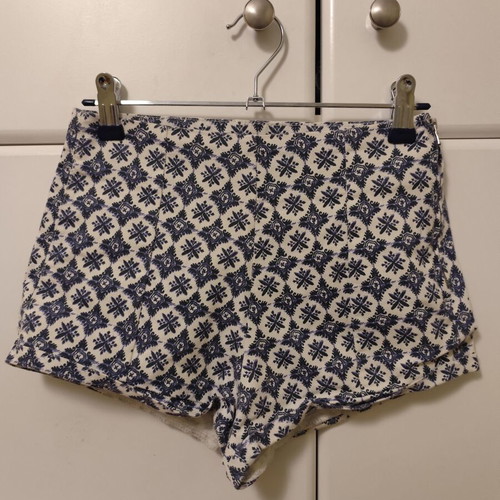 Bershka ψηλομέσο σορτσάκι XS 34 σαν καινούργιο