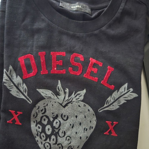 Diesel T-shirt like new, black and red