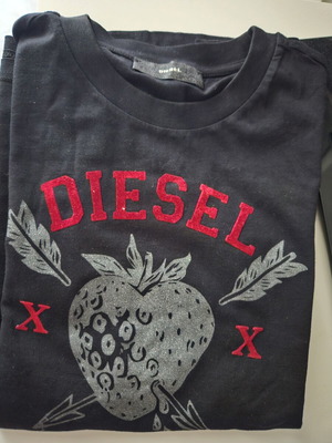 Diesel T-shirt like new, black and red
