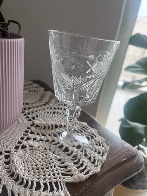 Crystal carved wine glasses like new, set of 5