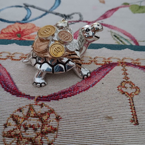 Small decorative turtle like new, home good luck charm