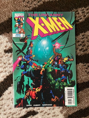 The Uncanny X-Men #370 used with 1999 ultra rare card