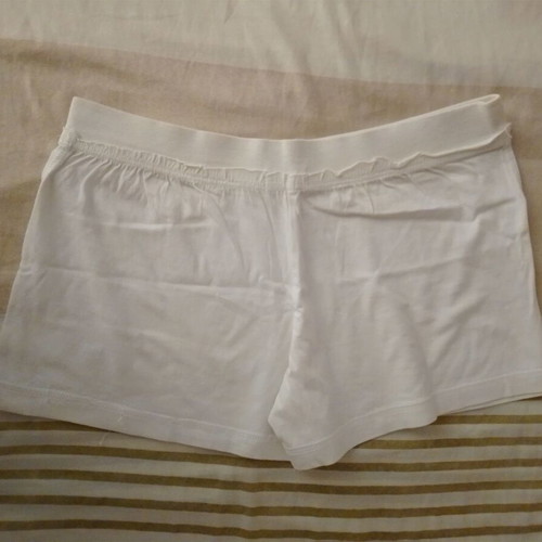 Venus Victoria shorts white, new, size medium