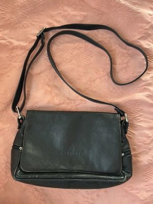 Bartuggi leather crossbody bag used, black