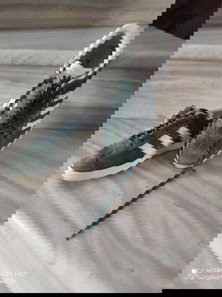 Παπούτσια Adidas