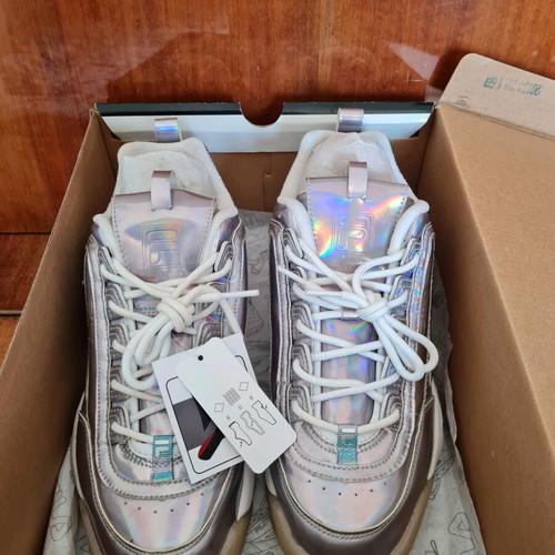 Fila athletic shoes size 41.5 new, silver