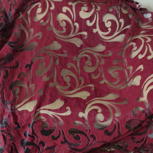 Bordeaux curtain like new with polyester design 2.77×2.77