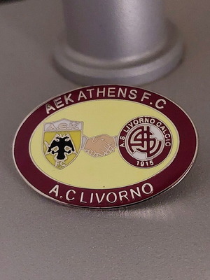Vintage κονκάρδα Αδελφοποίηση οπαδών ΑΕΚ - Λιβόρνο σαν καινούργια