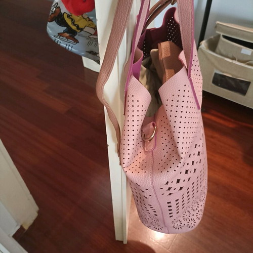 Pink crossbody shoulder bag made of leatherette like new with inner pouch