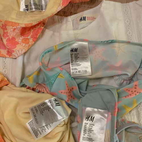 H&M pack with 2 swimsuits, hat and caftan like new, size 110/116
