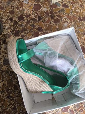Green straw platform sandals, size 39