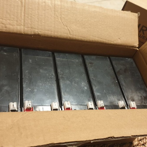 NRG Power NP 12V 7Ah batteries like new, pack of 16