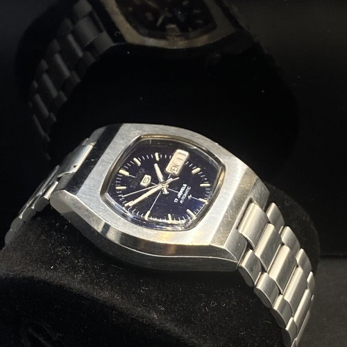 Seiko 5 Automatic TV Case men's watch like new, blue and silver