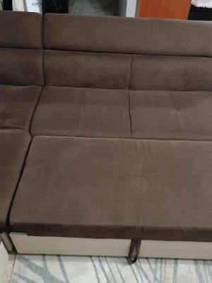 Corner sofa with extra and storage space like new