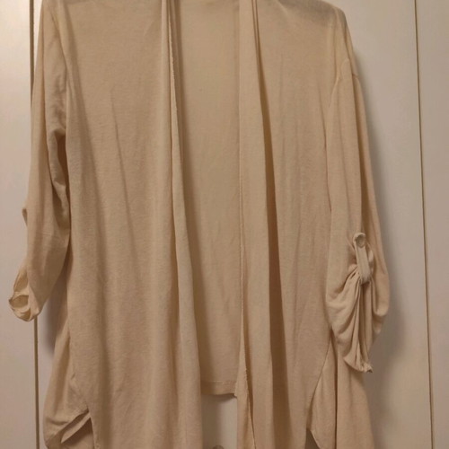 Cream cardigan like new, elastic, one size