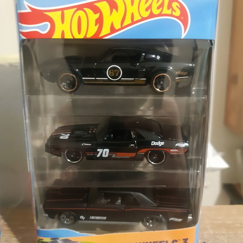 Hot Wheels 3 Muscle Car Black Edition new