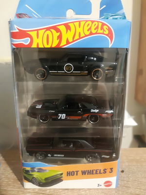 Hot Wheels 3 Muscle Car Black Edition new