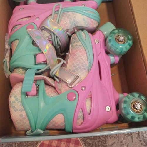 Byox Ariel Quad Adjustable Kids Rollers Size 34-37 Like New, Pink and Turquoise