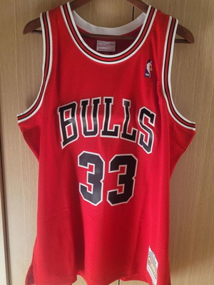 NBA Bulls 1997-98 Mitchell & Ness XL jersey new, authentic swingman