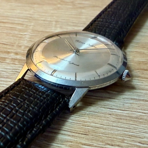 Citizen Deluxe Vintage wristwatch like new with new leather strap