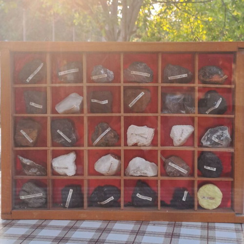 Mineral and rock collection from 60s-70s, like new