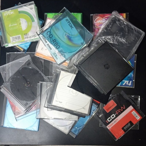 Various CD and DVD cases used, about 100 pieces
