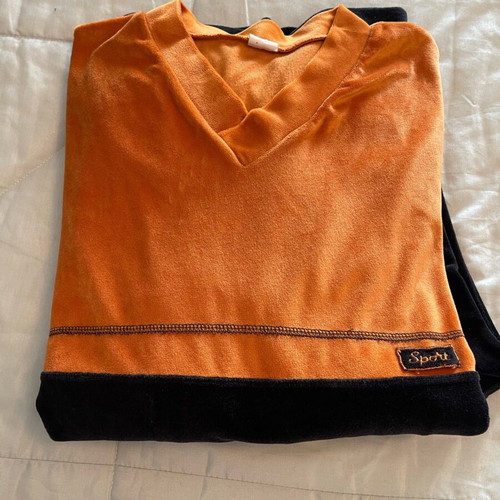 Men's velour pajamas used, size L, black and orange