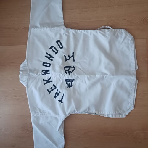 Taekwondo suit for height 130, like new