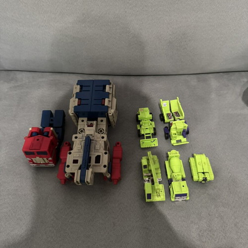 Transformers G1 figures used, set