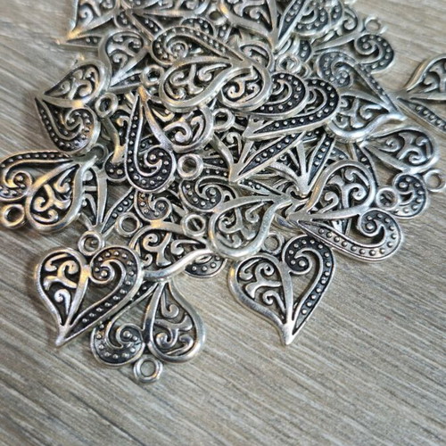 Metal charms like new, pack of 113 pieces