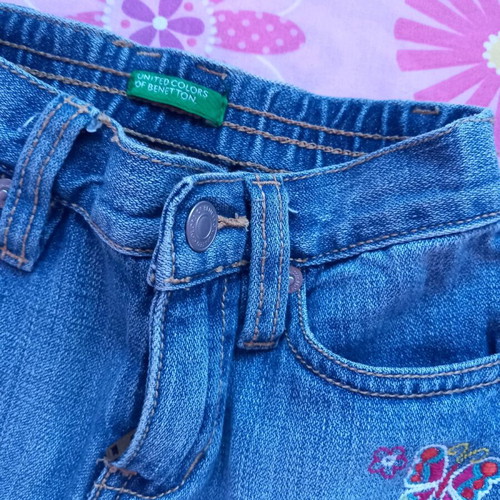 Benetton denim skirt like new for girl size 82