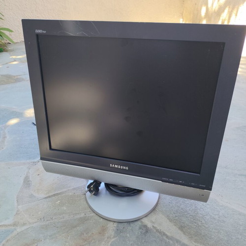 Samsung TV computer monitor used, functional