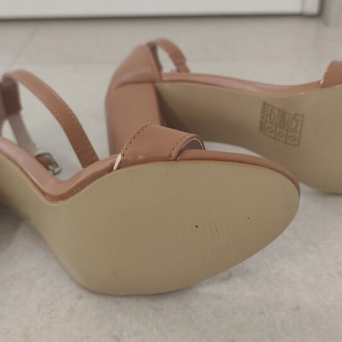 Women's camel ankle-strap sandals size 35 new, 8 cm heel