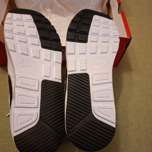 Nike Air Max SC athletic shoes new, size 45.5, black and white