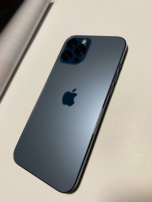 I-phone 12 Pro Max 256 GB like new, blue with fast charge adapter and cable