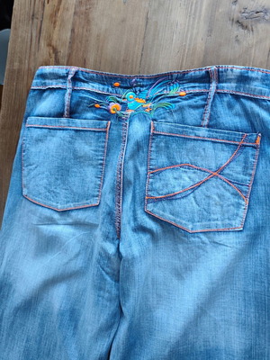 Jeans size M blue like new, lightweight fabric