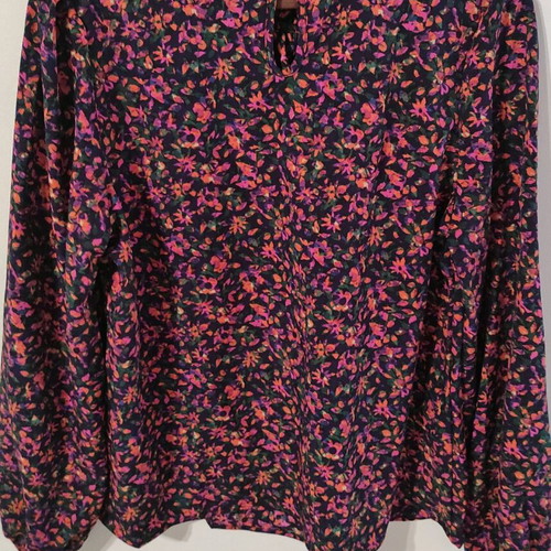 Women's blouse Medium like new, multicolor with elastic cuffs and button