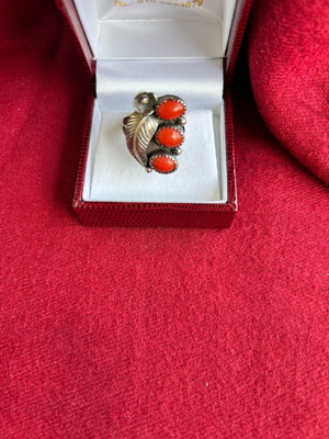 Vintage silver ring with natural coral like new