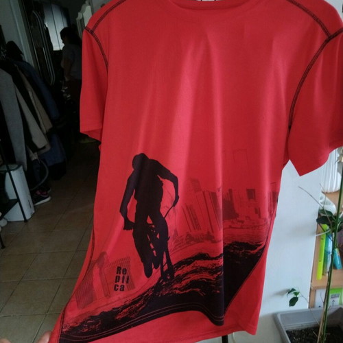 T shirt Replicat active medium red like new