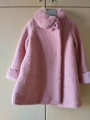 Mayoral pink boucle children's coat with fur collar and cuffs, size 8