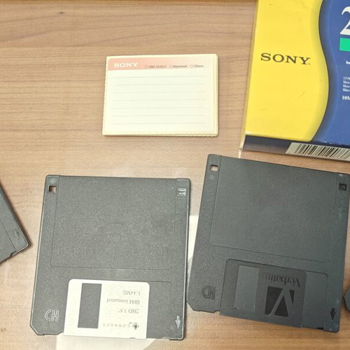 Floppy Discs vintage pack of 4 with Sony box and stickers like new