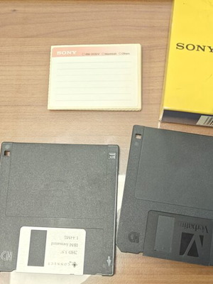 Δισκέτες floppy vintage πακέτο 4 με κουτί και αυτοκόλλητα Sony σαν καινούργιο