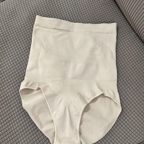 High-waisted shaping shorts beige/nude, size S