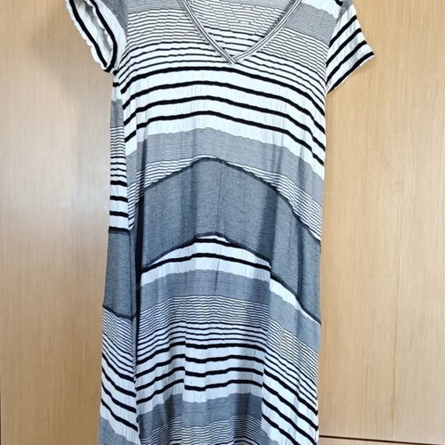Attrattivo dress medium black and white like new
