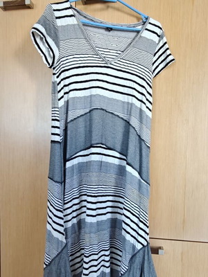 Attrattivo dress medium black and white like new