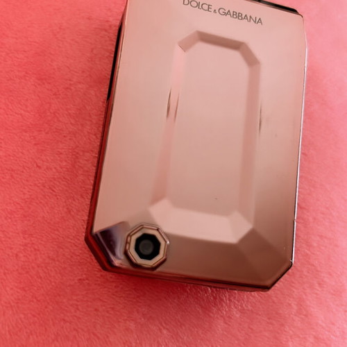 Sony Ericsson Dolce and Gabbana Jalou used pink