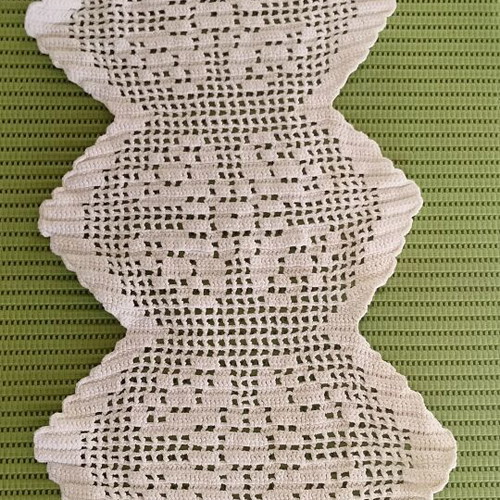 Vintage Handmade Crochet Table Runner like new, rustic design