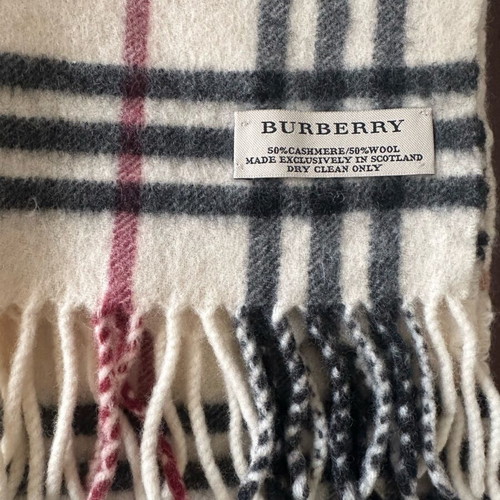 Authentic Burberry scarf like new, 50% cashmere and 50% wool
