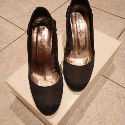 Sante black pumps like new, size 37