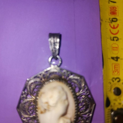 Genuine handmade Yannio Camée – vintage collectible pendant